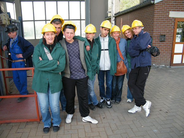 de gauche à droite: Ju,Laurent,Andy,Dylan,Brandon,Isa,Marie,Lionel